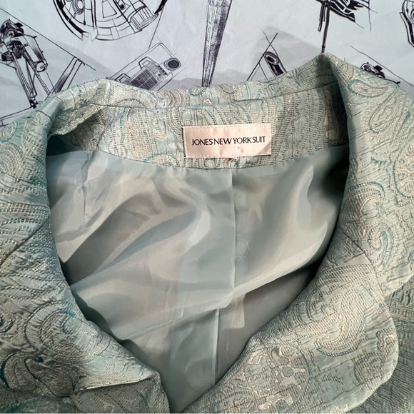 Jones New York Suit - Light Blue Paisley Suit Jacket and Skirt - Size 12 - Picture 7 of 15